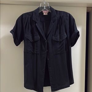 Women’s Black Short-sleeve Button-Up Blouse